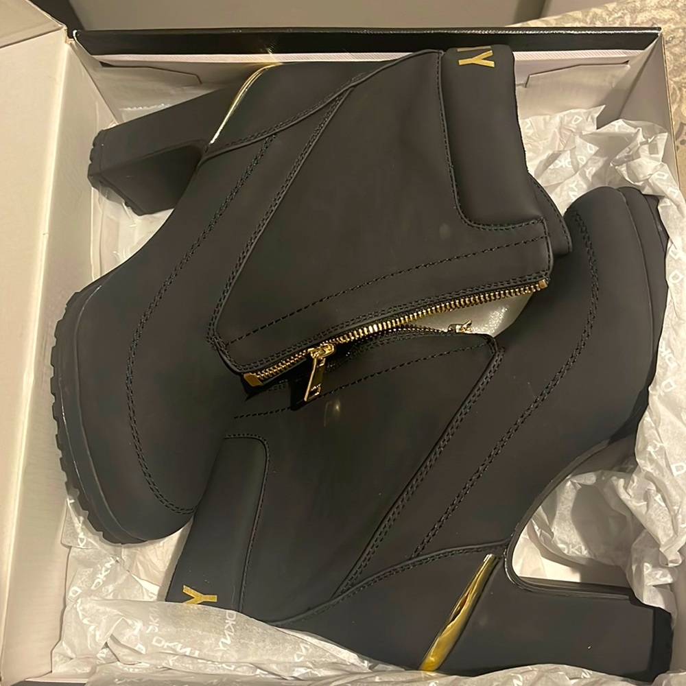 Dkny size 10 women’s boots